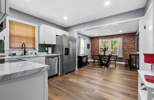 South Louisville House | The Lucky Horseshoe