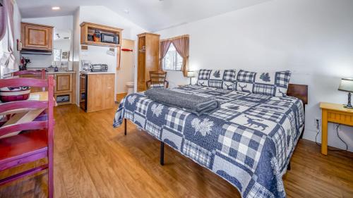Bayfield House | The Lupine Cabin #10 at Blue Spruce RV Park & Cabins