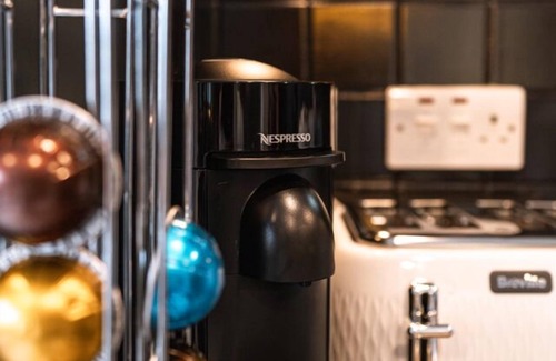Kelvinbridge Apartment | The Lusso Suite - 2BR - A 5* Escape Like No Other