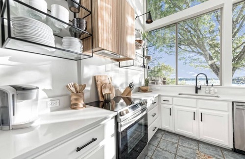 Belton House | The Lux at Lake Belton Modern Lake Access Home