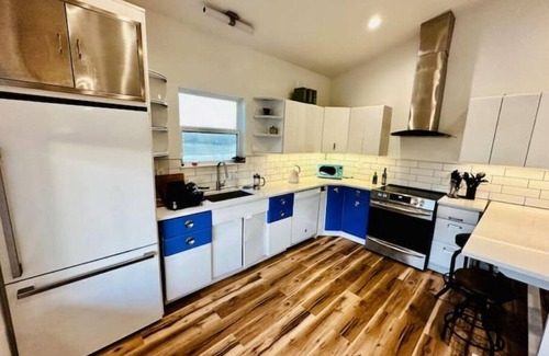 San Marcos House | The Lux Blanco River Retreat