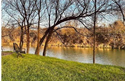 San Marcos House | The Lux Blanco River Retreat