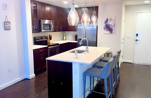 North Buckhead Apartment | The Luxe | City View | Romantic Escape