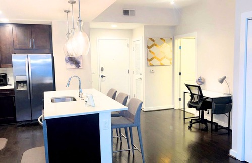 North Buckhead Apartment | The Luxe | City View | Romantic Escape