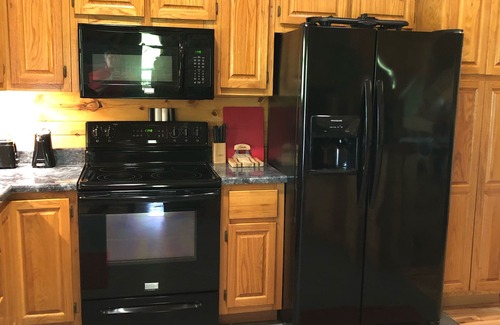 Catlettsburg Cabin | THE LUXURY CABIN IN THE WOODS
