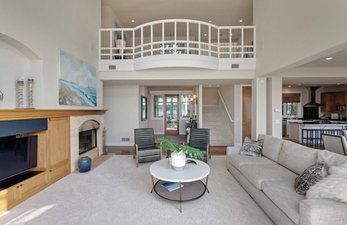 Navarre House | The Luxury Lake Minnetonka Home, Hot Tub, Captain Services, 4 Bedrooms, on lake