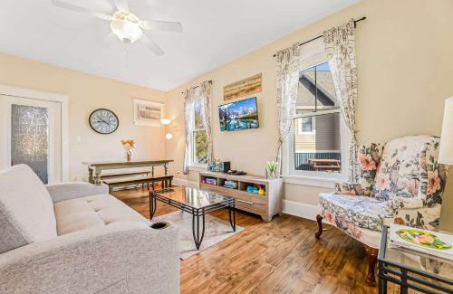 Cherry Valley House | The Lynx - 35 Butternut