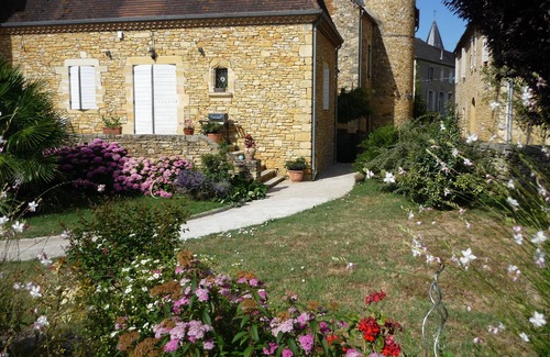 Saint-Martial-de-Nabirat Apartment | The Magnolia Studio 2 persons in beautiful villa perigordian