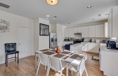 Southeast Raleigh House | The MacDaddy 3BR 2.5BA - South East Raleigh
