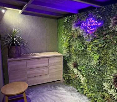 Moira House | The Machine House - Hot Tub - Outdoor Bar