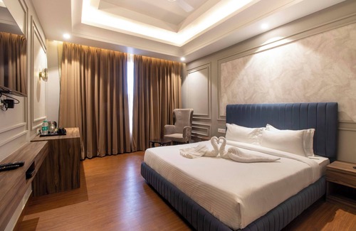 Muzaffarnagar Hotel | THE MADELINNE HOTEL