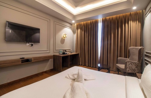 Muzaffarnagar Hotel | THE MADELINNE HOTEL