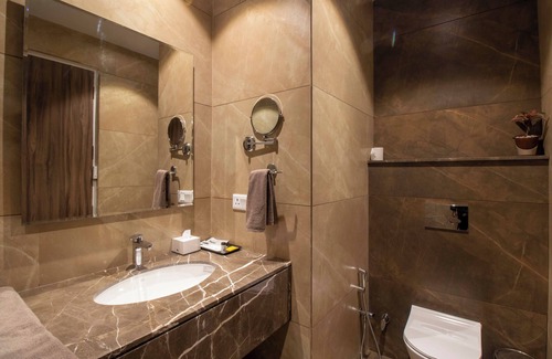 Muzaffarnagar Hotel | THE MADELINNE HOTEL