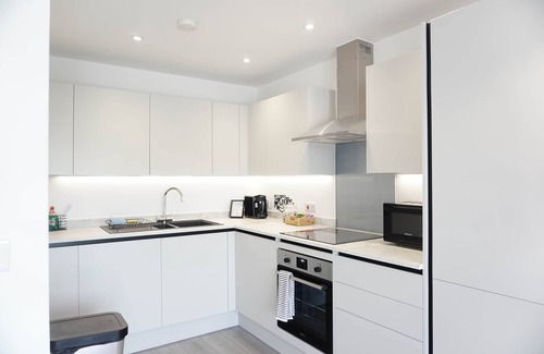 Hemel Hempstead Apartment | The Madison Apartment by TTLG Stays