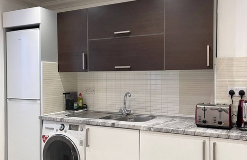 Alibon Apartment | The Madison Apartment