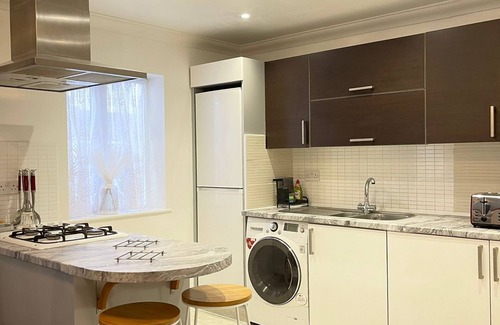 Alibon Apartment | The Madison Apartment