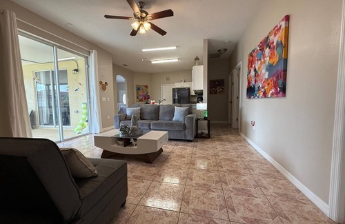 Crescent Lakes House | The Magical Kissimmee Retreat-Spacious 4-bedroom house with AC and Pool.