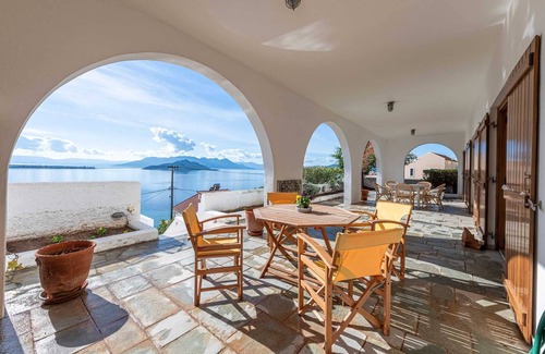 Kontos House | The Magnificent Villa Melandrina is an exceptional and rare jewel on Aegina isla