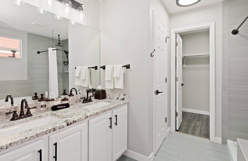 Evans House | The Magnolia at Tuscany, Spacious and deluxe