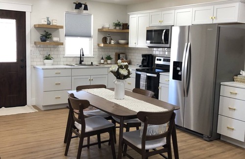 Beach City House | The Magnolia House in Wilmot Ohio