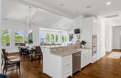 Morristown House | The Magnolia | Luxury, Comfort, and Lake Life – All in One Stunning Escape