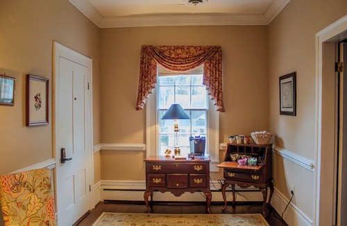 Clinton Apartment | The Magnolia Room - Private Room w/Ensuite Bath in Historic Downtown Home