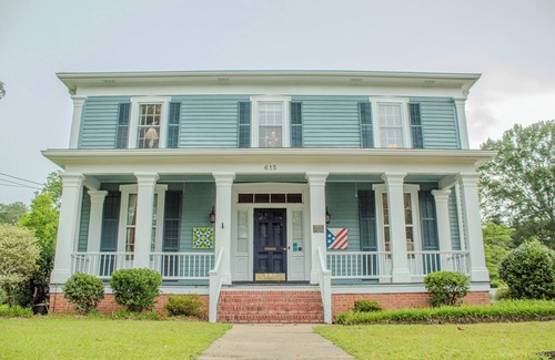 Clinton Apartment | The Magnolia Room - Private Room w/Ensuite Bath in Historic Downtown Home