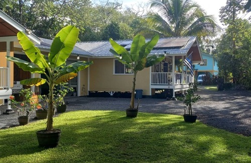 Kapoho Cottage | The Mai Tai Manor - Ohana w/kitchenette/living room
