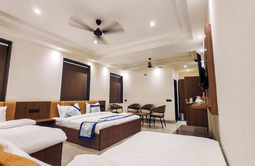 Chandigarh Hotel | THE MAJESTIC GRAND