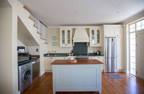 Kalk Bay Apartment | The Majestic village Middedorp 2