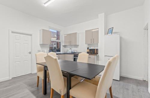 Sneinton House | The Major Oak House II Spacious for Family and Teams