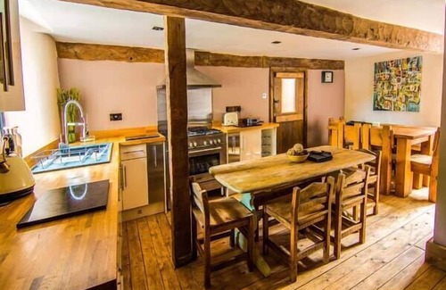 Cromford Cottage | THE MALTHOUSE, family friendly, luxury holiday cottage in Cromford