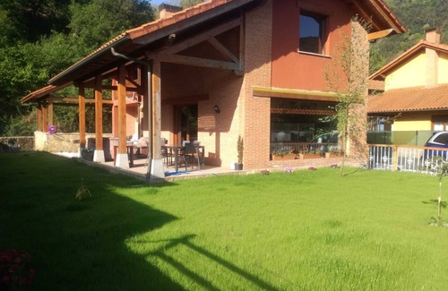 Ampuero Ski Chalet | The Malvarrosa House, natural environment