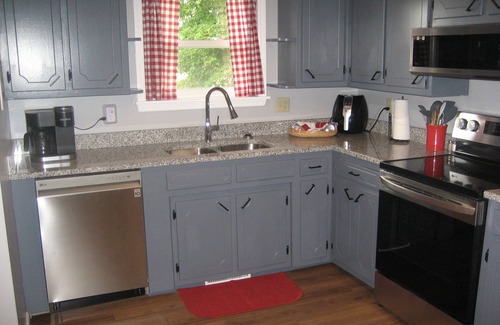 Brownsville House | The Mammoth Cave House, 3BR, 2 bath with 5 beds and VERY near Mammoth Cave