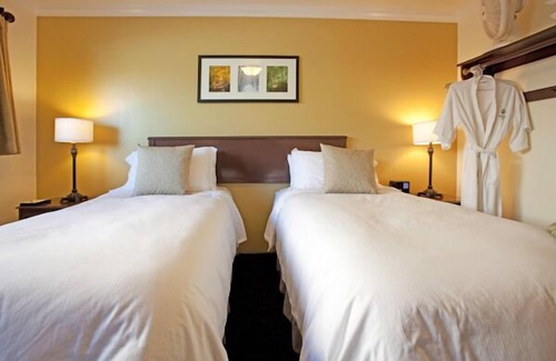 Mammoth Lakes Hotel | The Mammoth Creek Inn