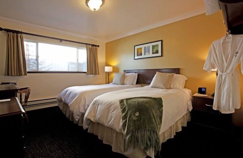 Mammoth Lakes Hotel | The Mammoth Creek Inn