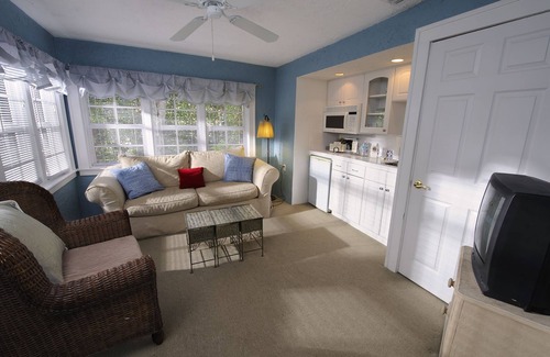 Parrot Cove House | The Mango Inn Bed & Breakfast