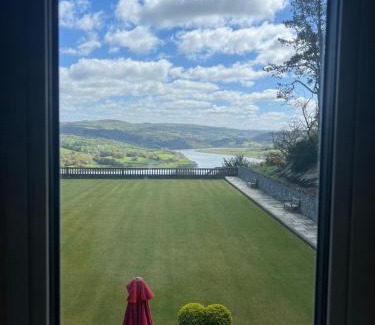 Henryd Hotel | The Manor Boutique Hotel Restaurant and Bar
