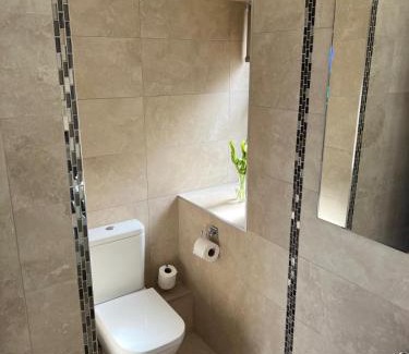 Henryd Hotel | The Manor Boutique Hotel Restaurant and Bar