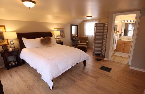 Kingston House | The Manor