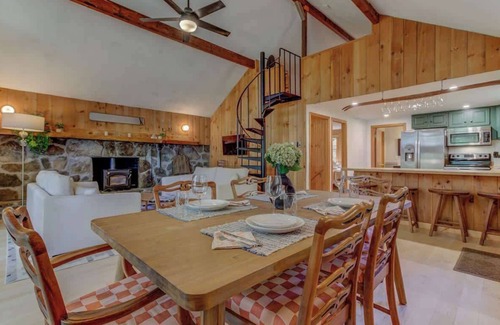 Londonderry House | The Maple Retreat | 20 Min to Stratton w/Sauna