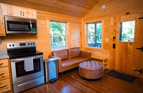 Park City Cabin | The Maple Retreat-Log Cabin
