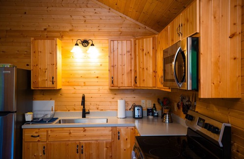 Park City Cabin | The Maple Retreat-Log Cabin