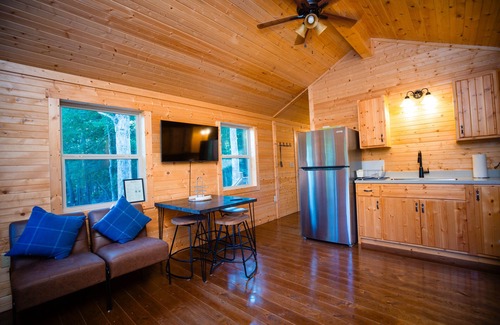 Park City Cabin | The Maple Retreat-Log Cabin