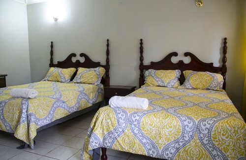 Discovery Bay House | The Marantha Villa