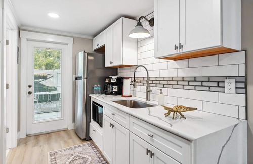 Mount Dora Apartment | The Marigold ★ 1 Gig Wi-Fi ★ Minutes to Everything