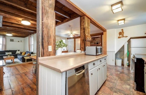 Picton House | The Marigold PEC Family Farmhouse country escape