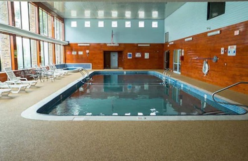 West Yarmouth Hotel | The Mariner Resort