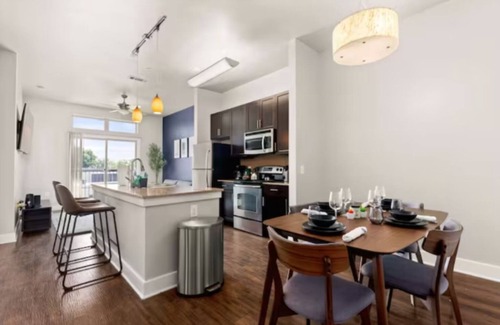 Arsenal Apartment | The Mariposa: Elegant 1BR Mid-Century Loft