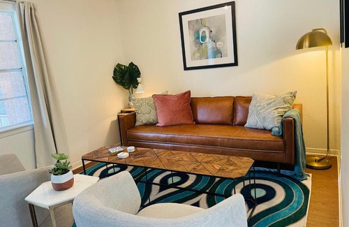 Greater South River City House | The Mariposa Wing B by Lodgewell - Spread your wings here